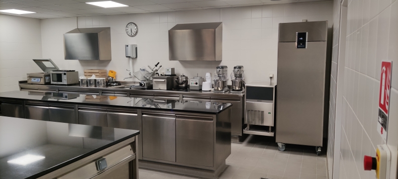  Custom-Designed Professional Kitchens Equipped with Highest Quality Tools and Appliances 